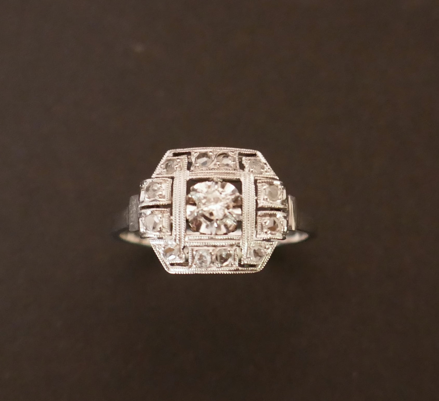 Bague Art Déco Sertie De Diamants