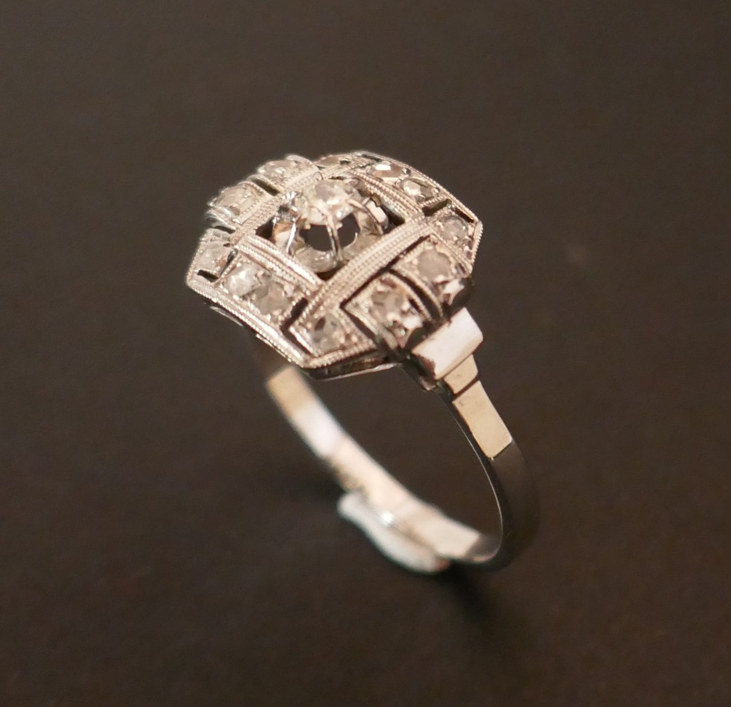 Bague Art Déco Sertie De Diamants