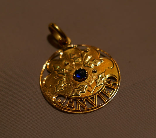 Rare Médaille Janvier En Or 18 Carats