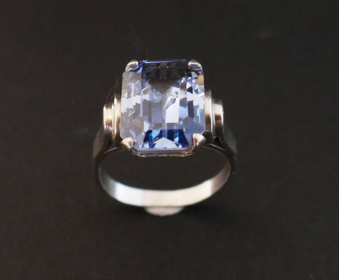 Bague art Déco En Argent Sertie d'Un Spinelle Bleu de synthèse