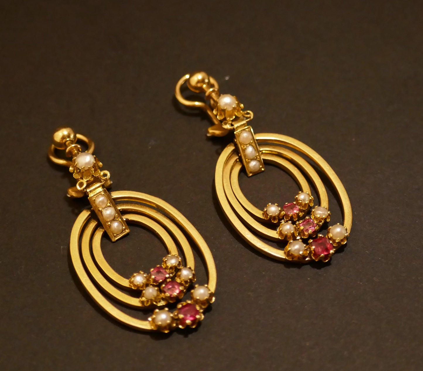 Pendants d'Oreilles Rubis Et Perles Fines, Or 18 Carats