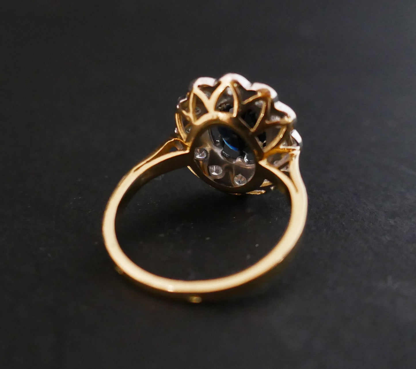 Bague Saphir Entourage Diamants