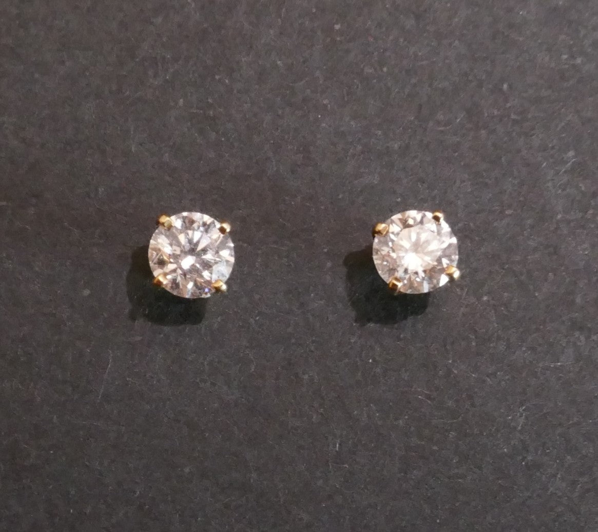 Puces d'oreilles diamants, 0,30 carat au total