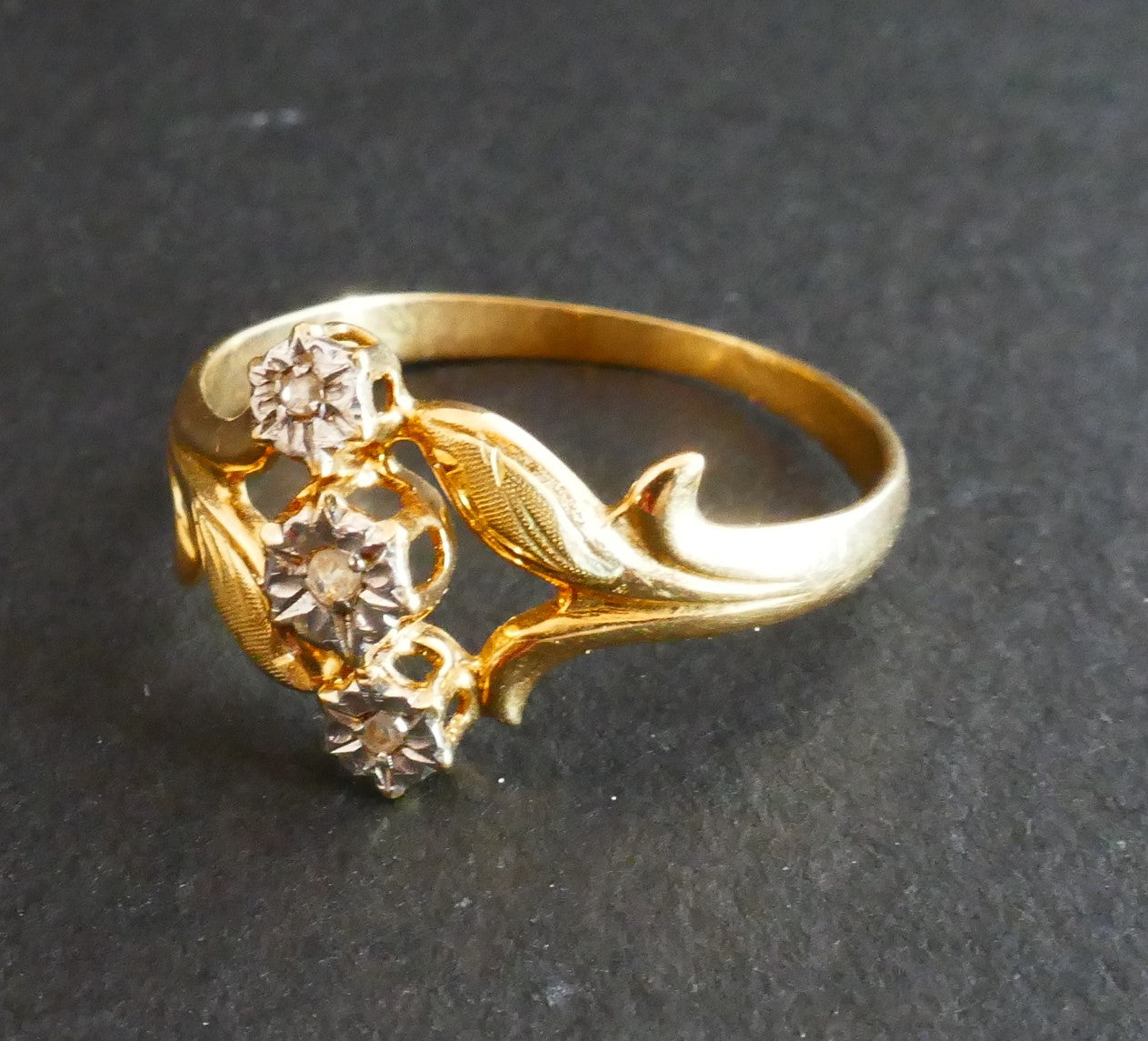 Bague Art Nouveau Sertie De Diamants Taille Rose, Or 2 Tons
