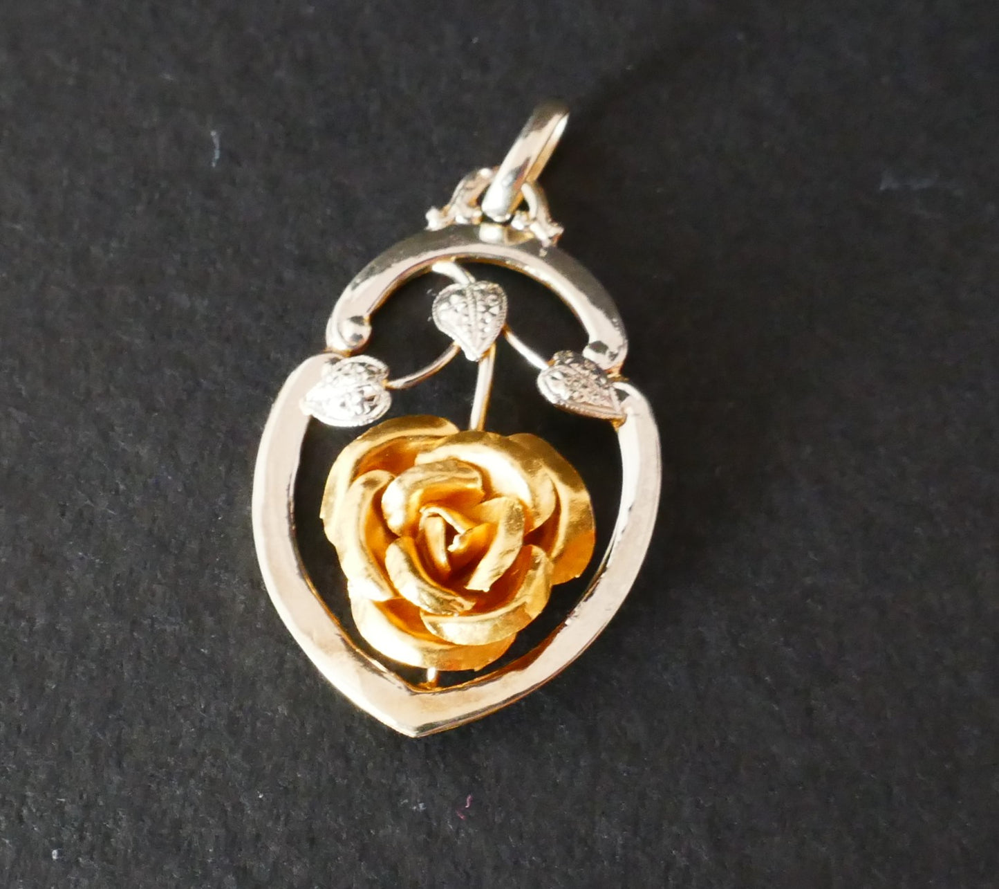 Pendentif Rose, Or Jaune Et Or Blanc 18 Carats