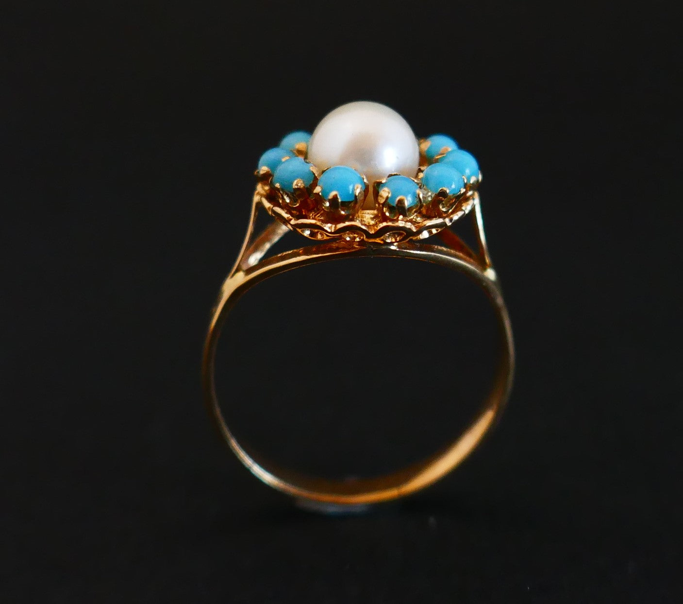 Bague Sertie d'Une Perle De Culture, Entourage De Turquoises