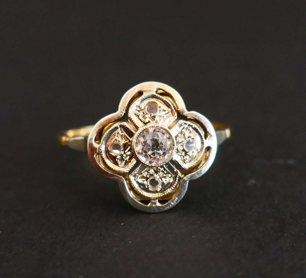Bague Ancienne Trèfle, Or 18 Carats