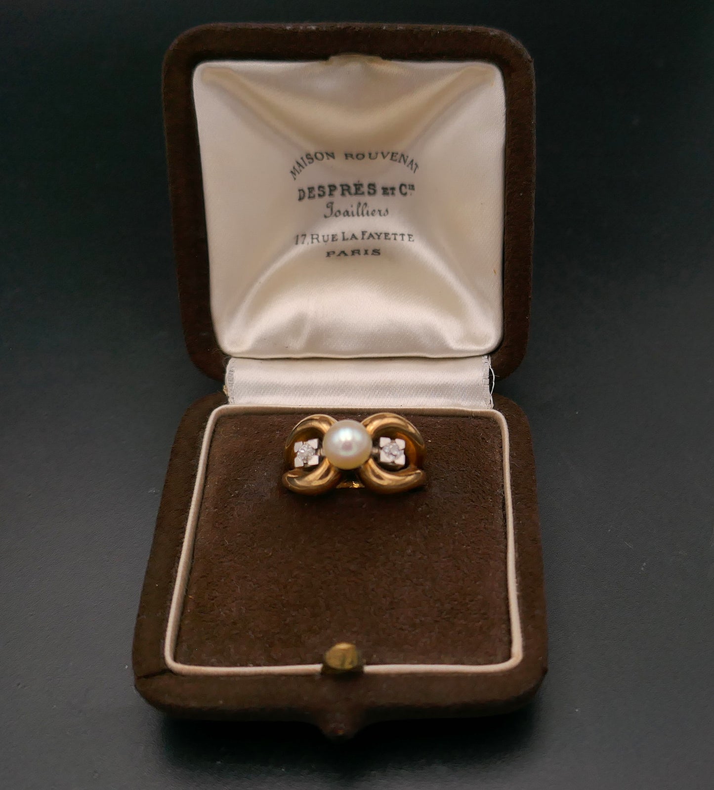 Bague Années 50' ,Maison Rouvenat Després, Perle Et Diamants, Or Et Platine.