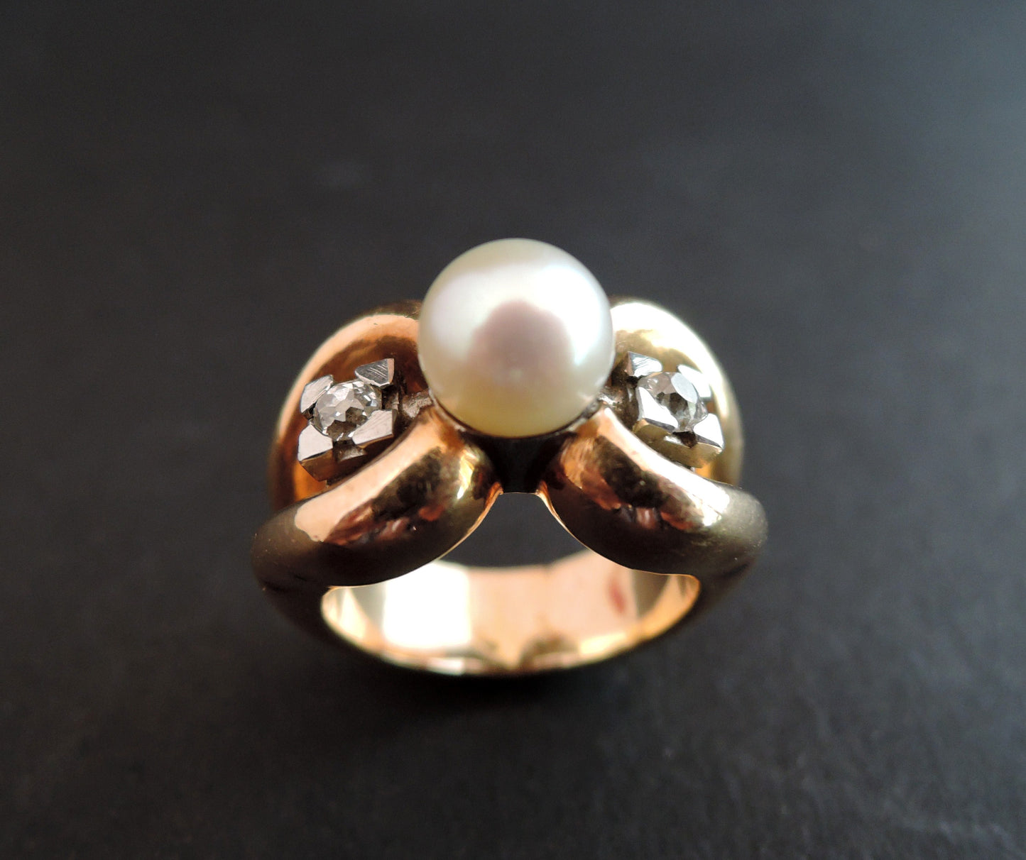 Bague Années 50' ,Maison Rouvenat Després, Perle Et Diamants, Or Et Platine.