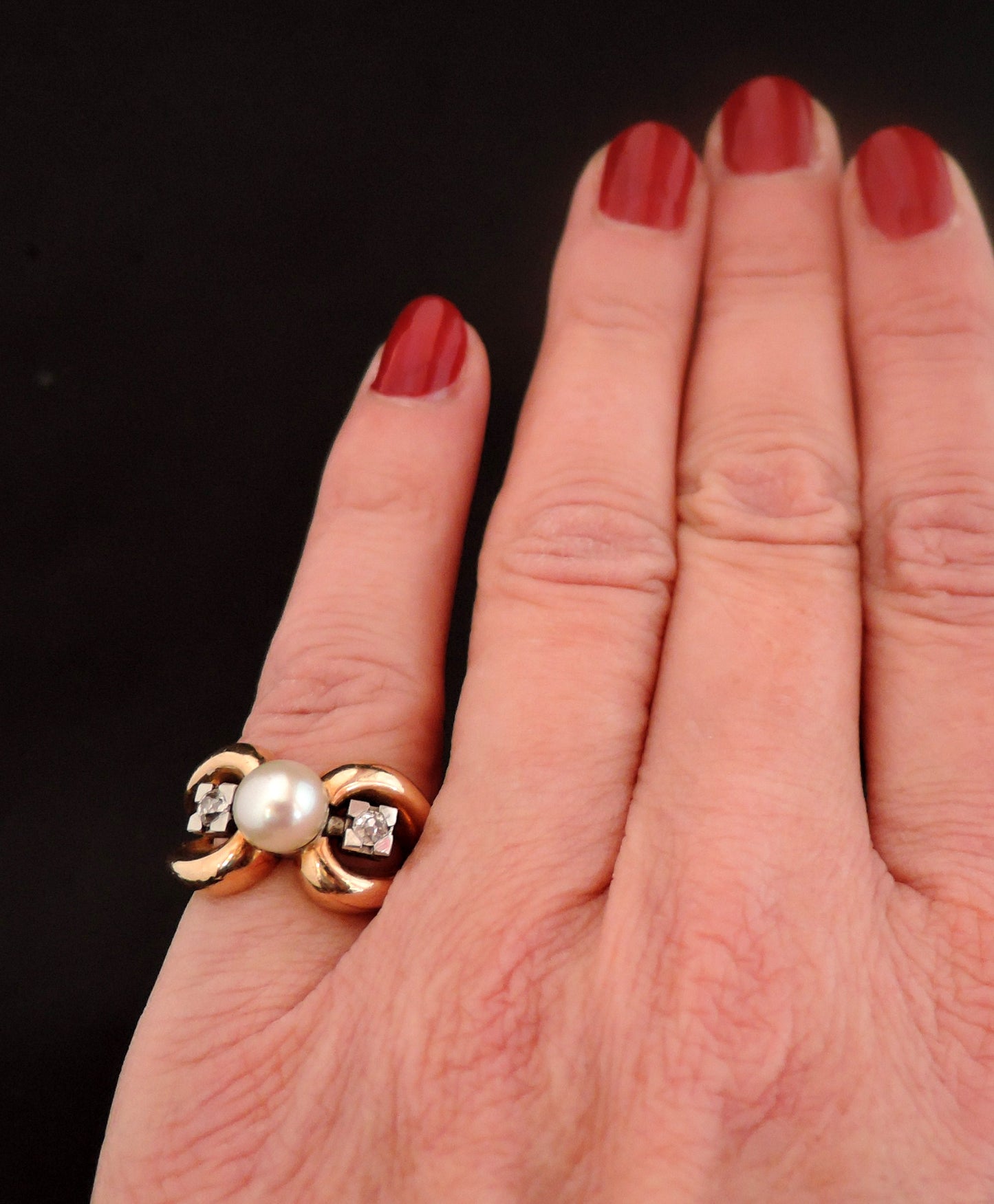 Bague Années 50' ,Maison Rouvenat Després, Perle Et Diamants, Or Et Platine.