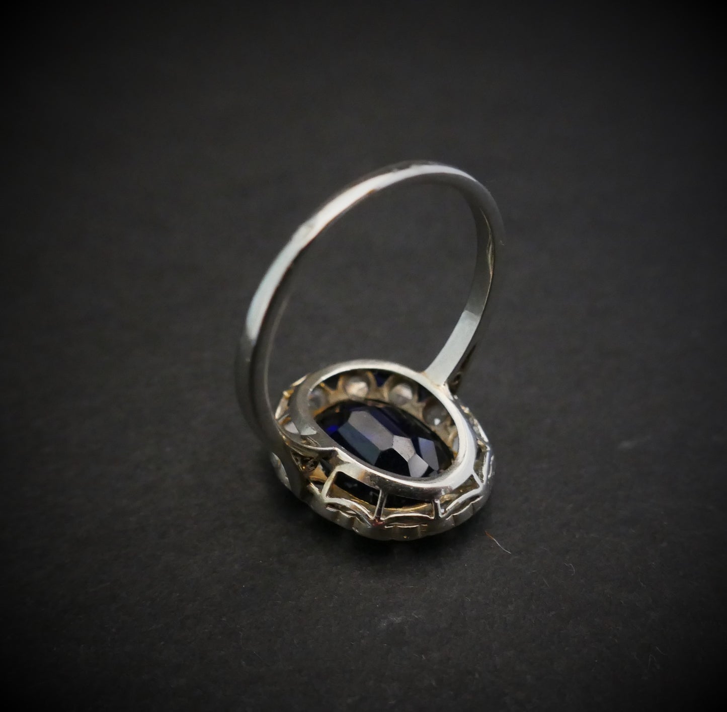 Bague Belle Epoque diamants taille rose et saphirs Verneuil.