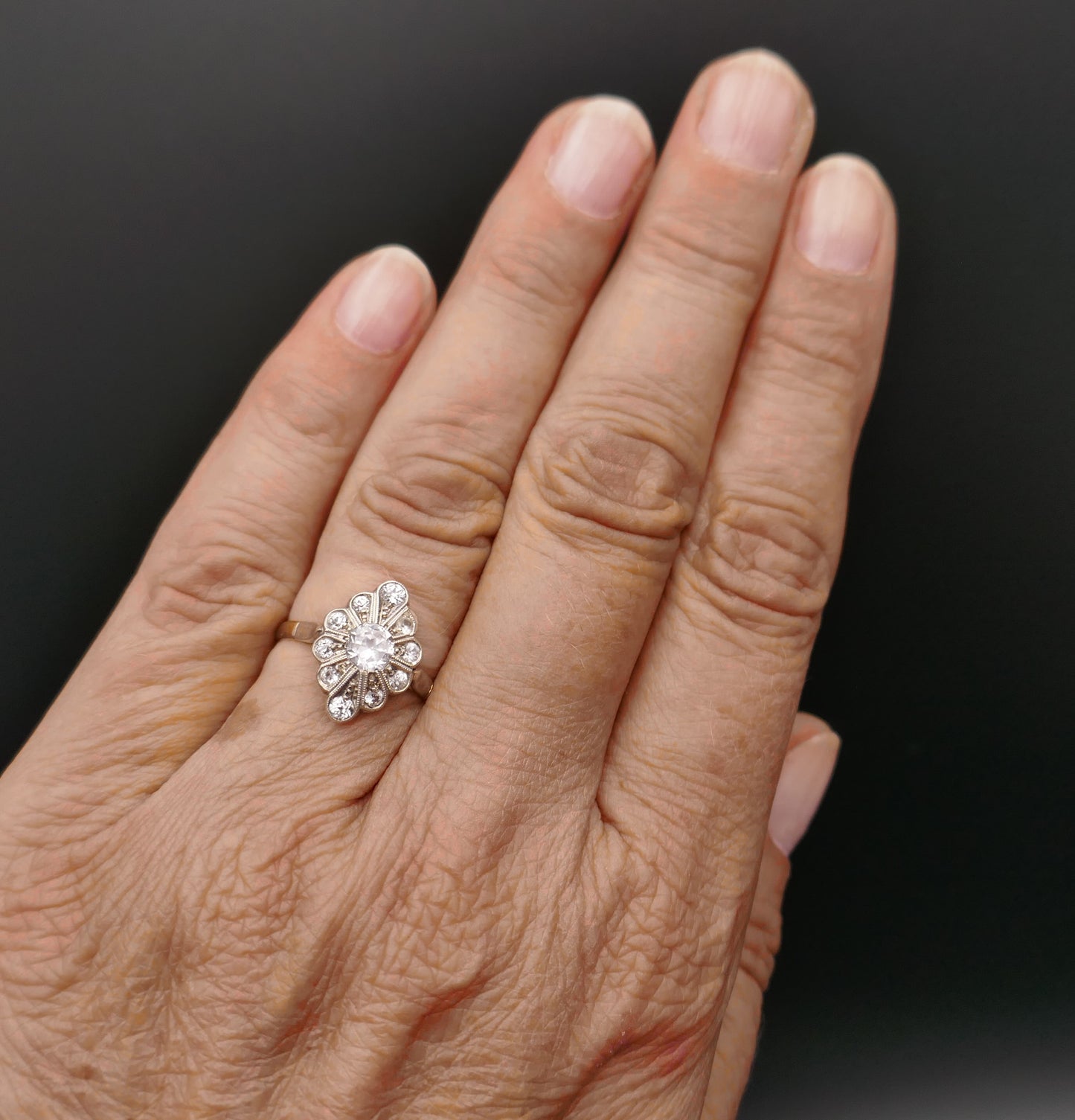 Bague ancienne or 2 tons  18 carats et pierres blanches.