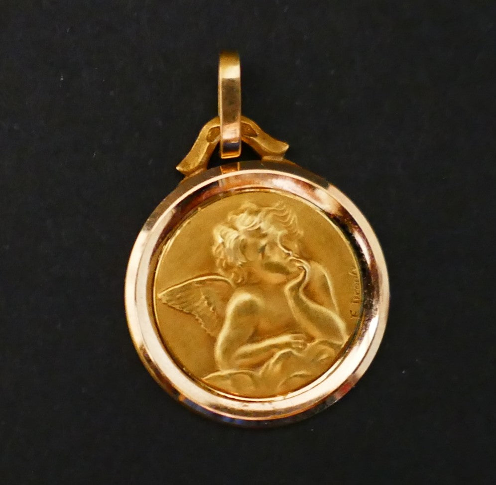 Médaille Signée E DROPSY représentant un Ange, Or 18 Carats