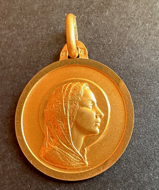 Médaille Vierge Or 18 Carats.