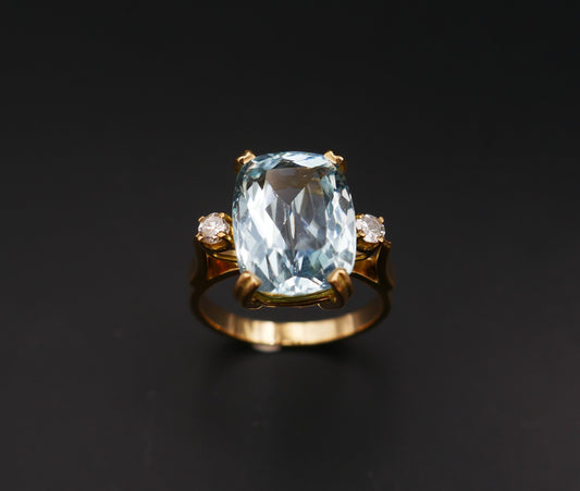 Bague Ornée d'Une Aigue Marine Et Diamants