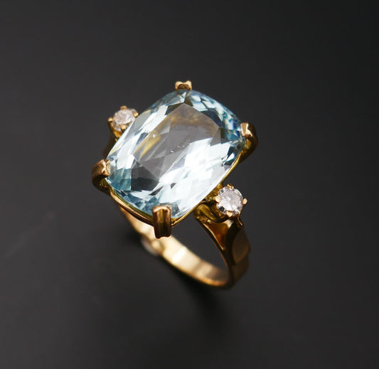 Bague Ornée d'Une Aigue Marine Et Diamants