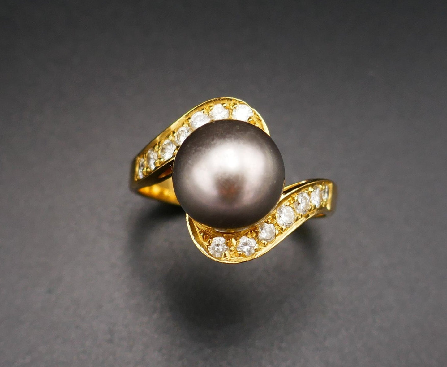 Bague Sertie d'Une Perle De Tahiti Et Diamants