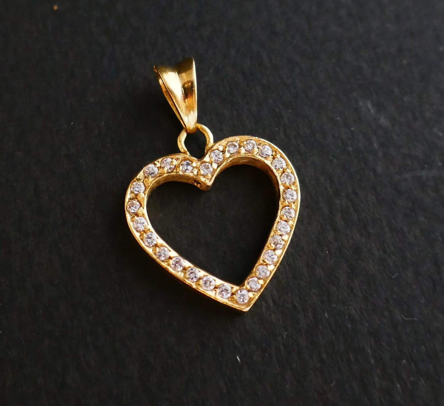 Pendentif Coeur Serti De Saphirs Blancs, Chaîne Or 18 Carats