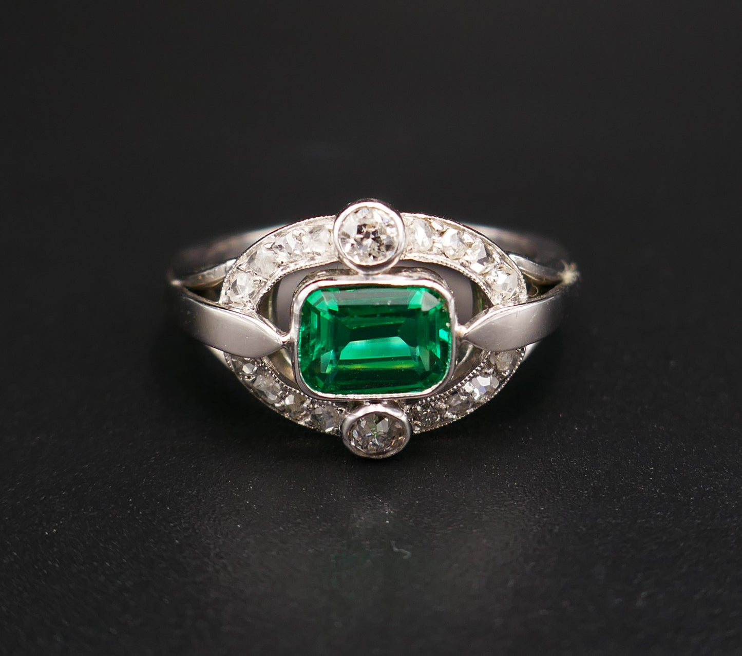 Bague Emeraude De Colombie Et Diamants.