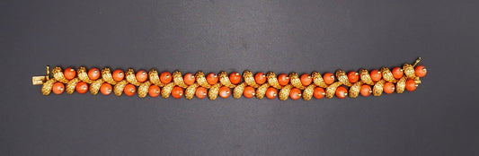 Van Cleef & Arpels, Bracelet Gui , Perles De Corail, Or Jaune 18 Carats.