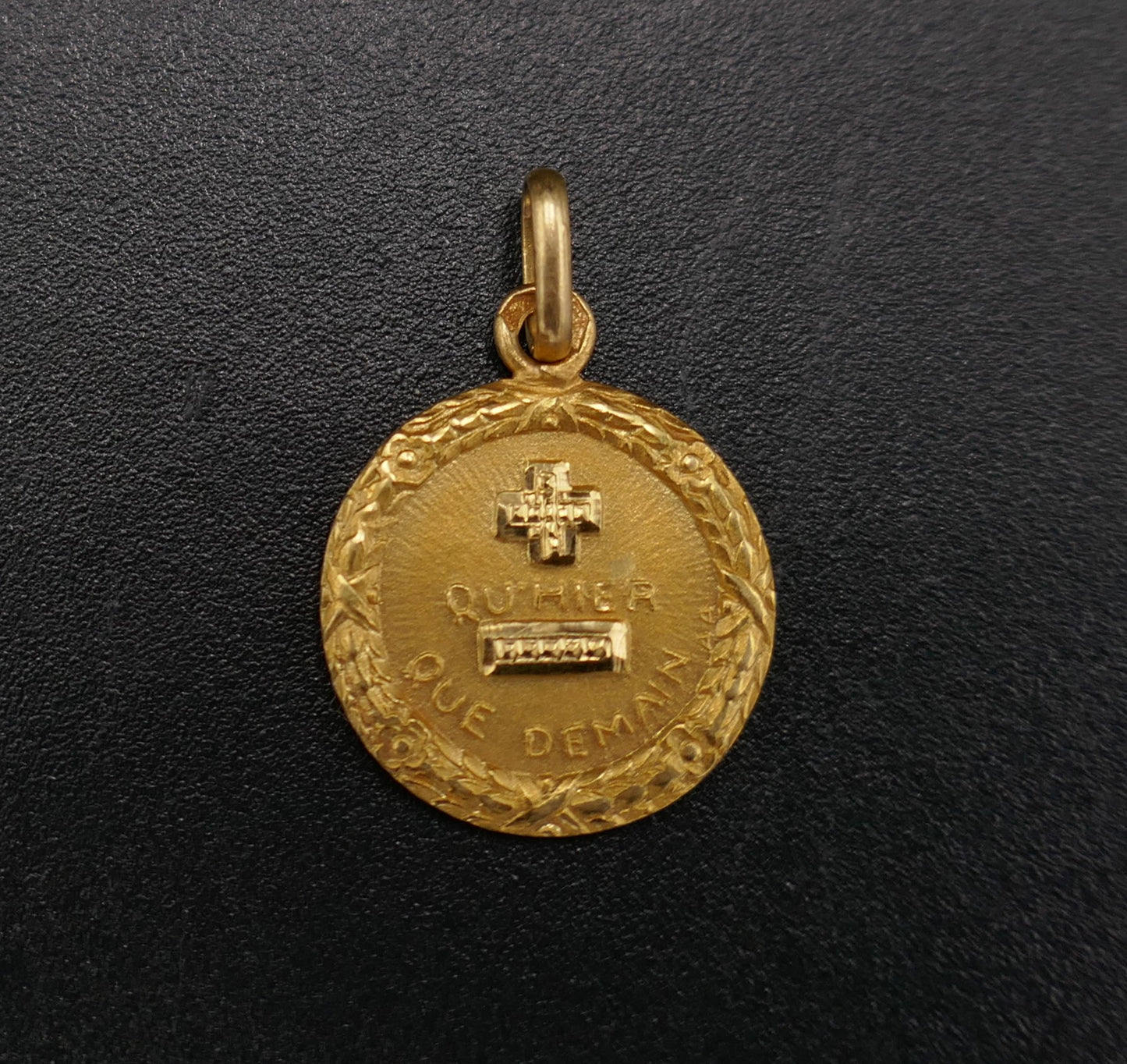 Augis Médaille d'Amour, Or 18 Carats