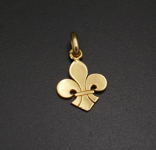 Pendentif Fleur De Lys, Or Jaune 18 Carats.