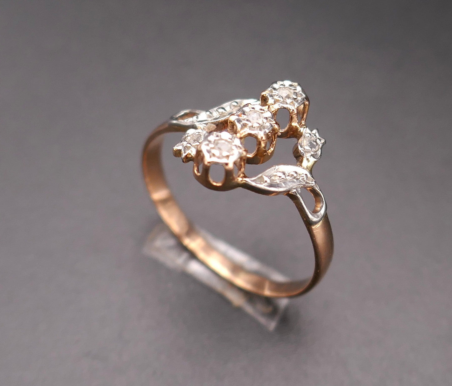 Bague ancienne diamants taille rose, or et platine.