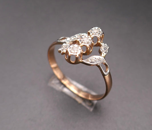 Bague ancienne diamants taille rose, or et platine.