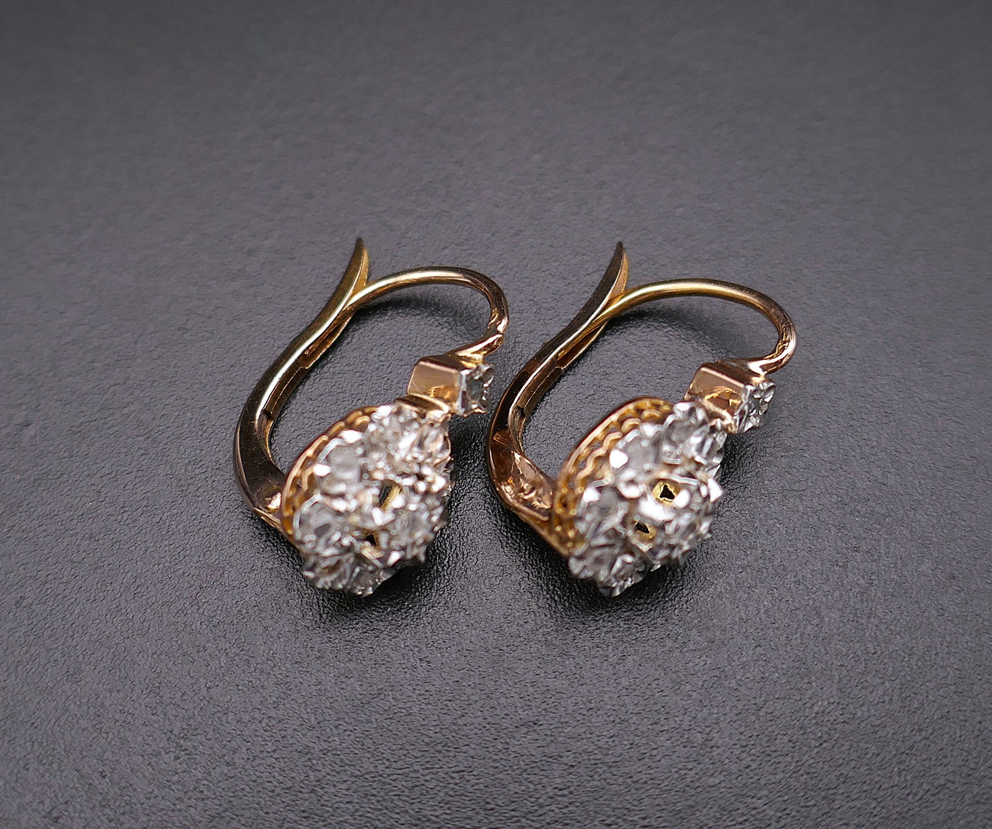 Boucles d'oreilles dormeuses diamants, poinçon ancien Tête de cheval (1838 - 1919).