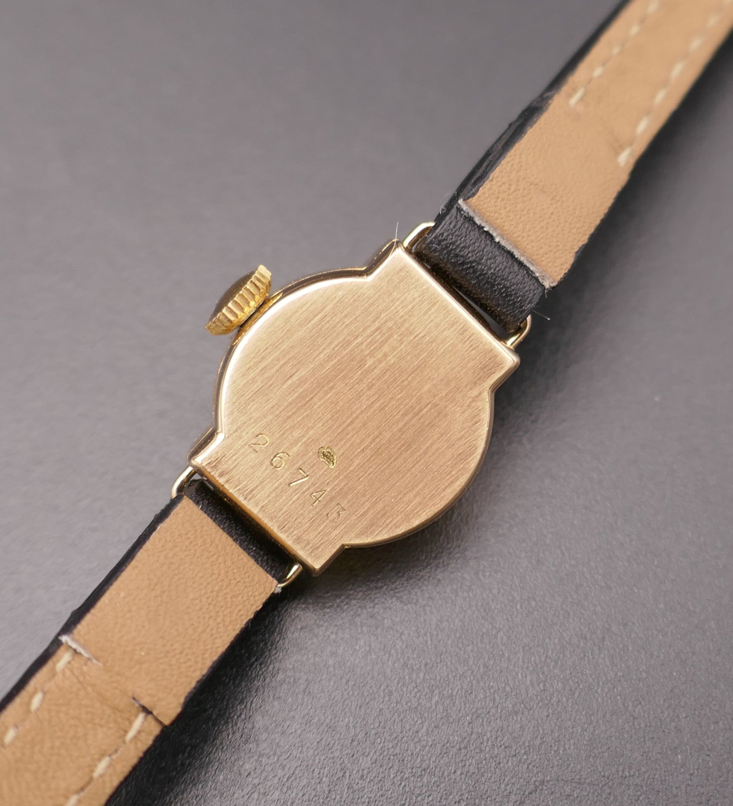 Mini Montre Vintage En Or 18 Carats, vers 1960. Excellent état.