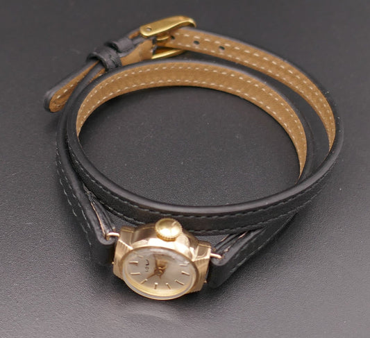 Mini Montre Vintage En Or 18 Carats, vers 1960. Excellent état.