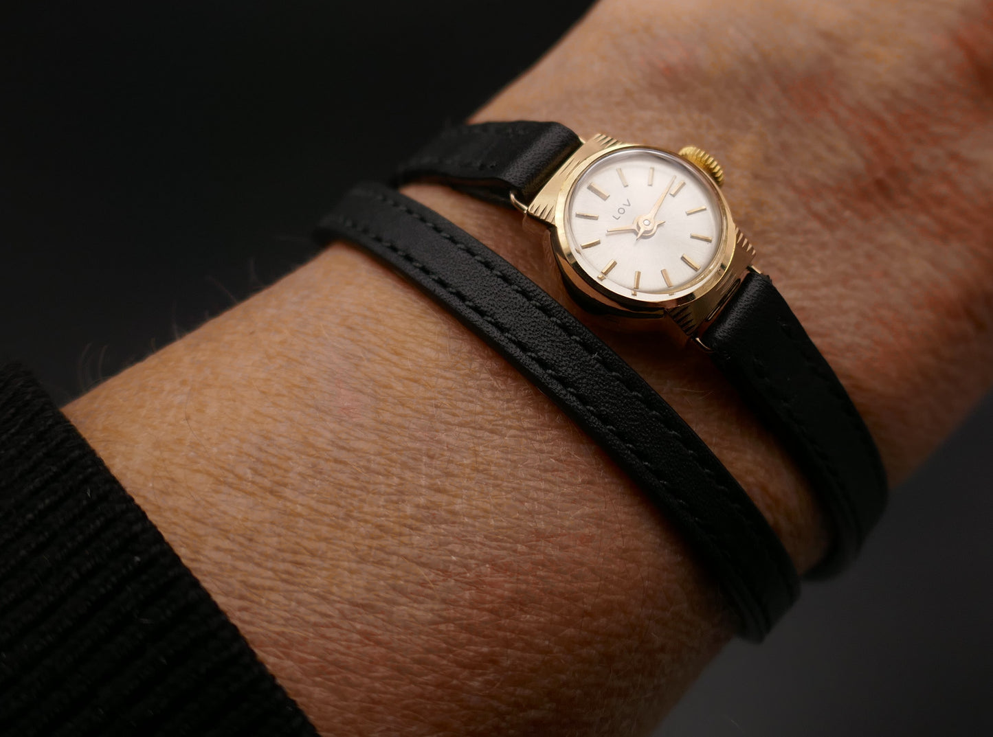 Mini Montre Vintage En Or 18 Carats, vers 1960. Excellent état.