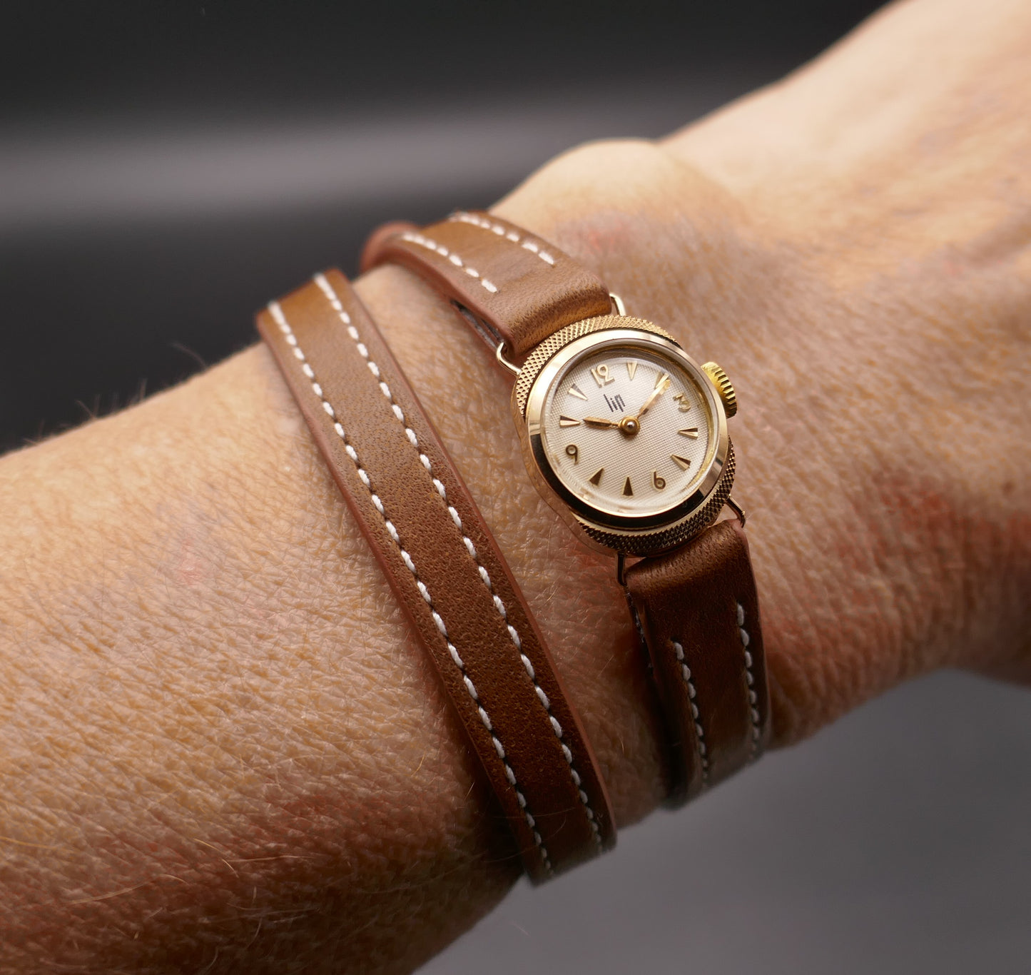 LIP Mini Montre Vintage En Or 18 Carats. Excellent état.