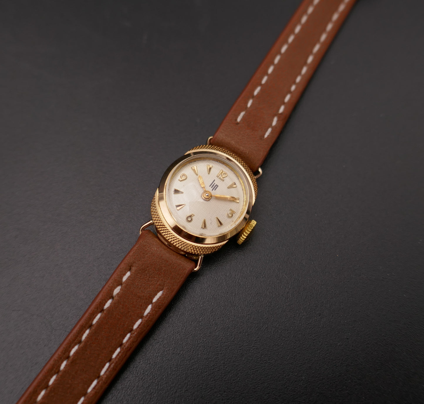 LIP Mini Montre Vintage En Or 18 Carats. Excellent état.