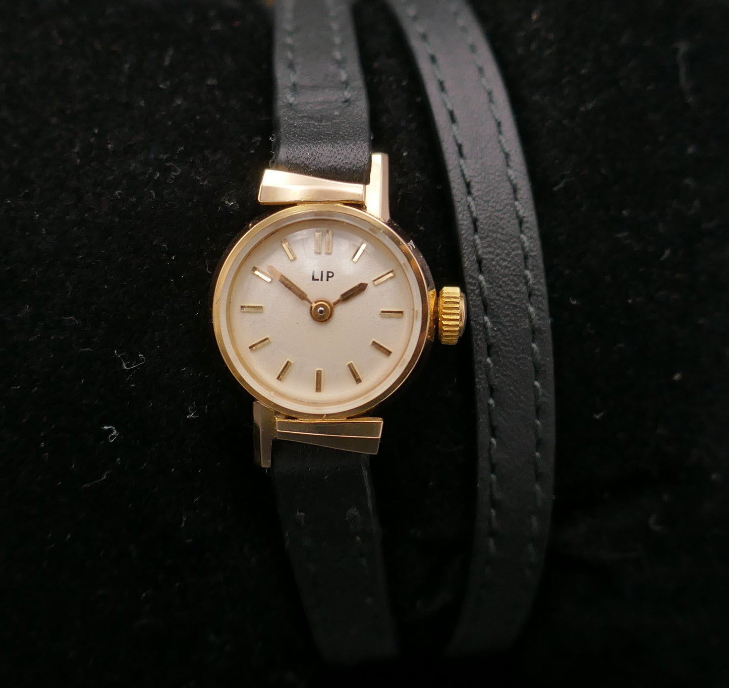 LIP Montre En Or 18 Carats, bracelet double tour. Excellent état.
