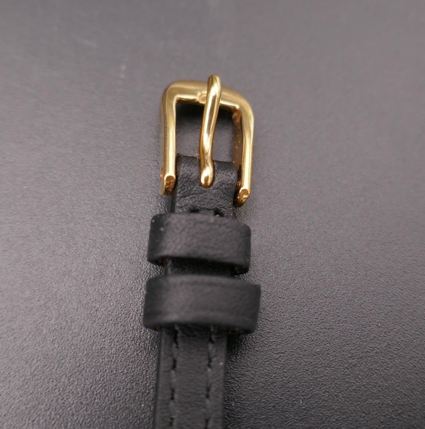 LIP Mini Montre Vintage En Or 18 Carats. Excellent état.