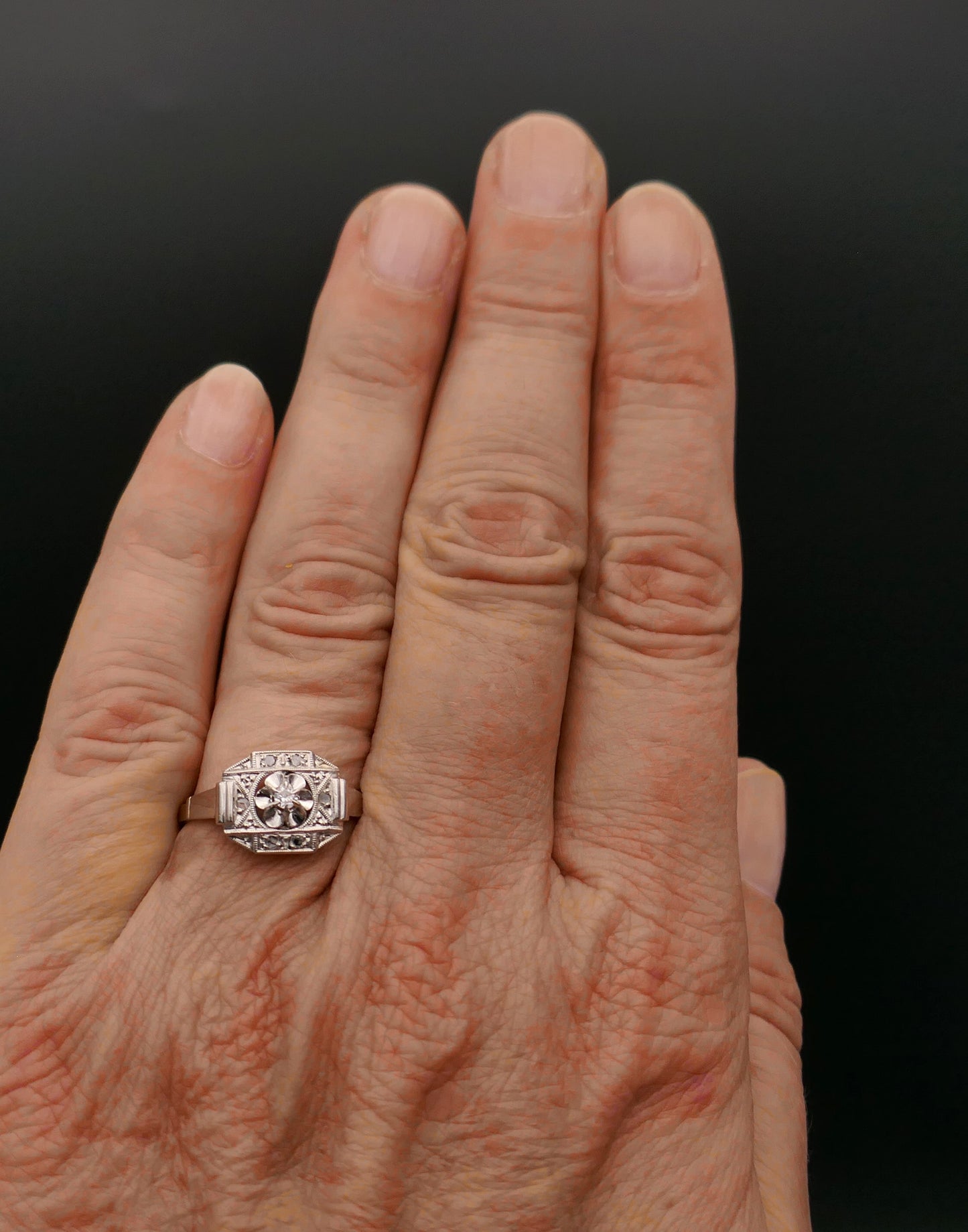 Bague Art Déco diamants, or et platine.