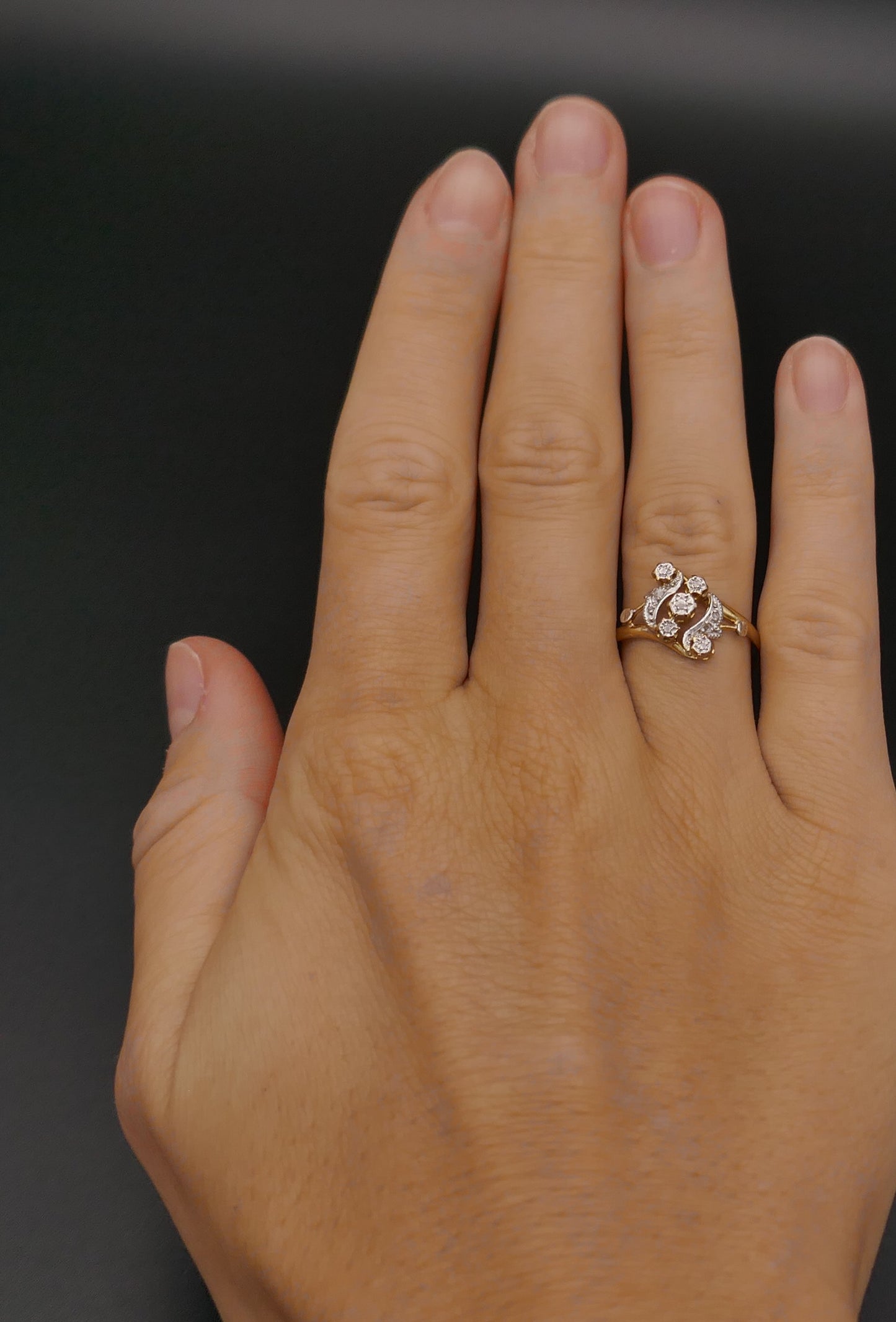 Bague ancienne diamants taille rose, poinçon tête de cheval, or 2 tons 18 carats.