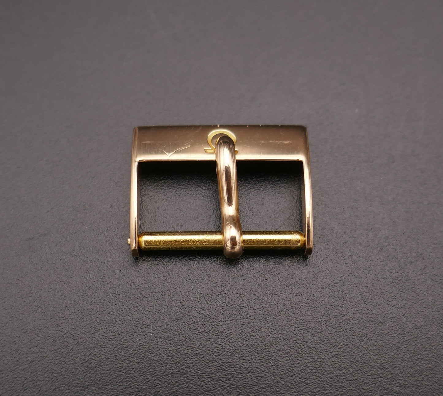 Boucle ardillon OMEGA 16 mm or rose 18 carats.