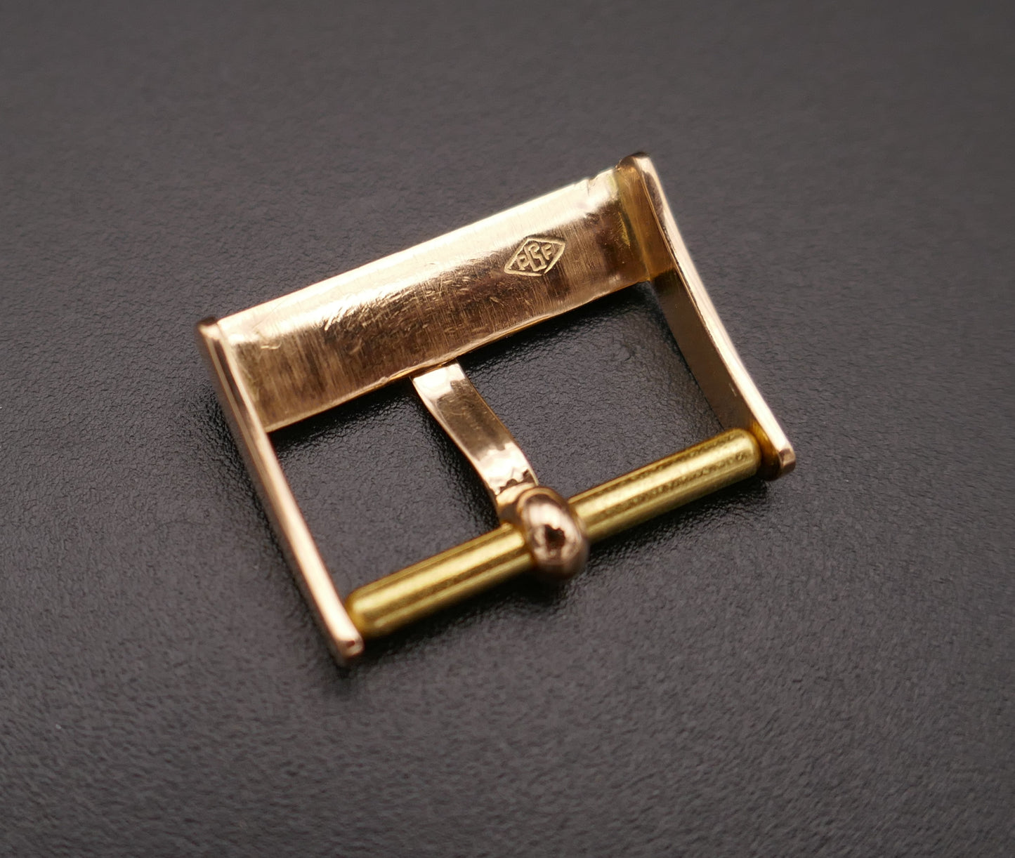 Boucle ardillon OMEGA 16 mm or rose 18 carats.