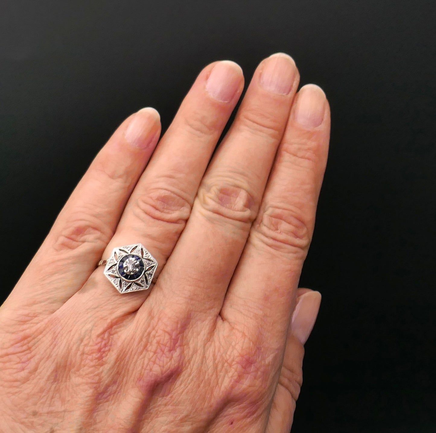 Bague Art Déco Diamants Et Saphirs Calibrés.
