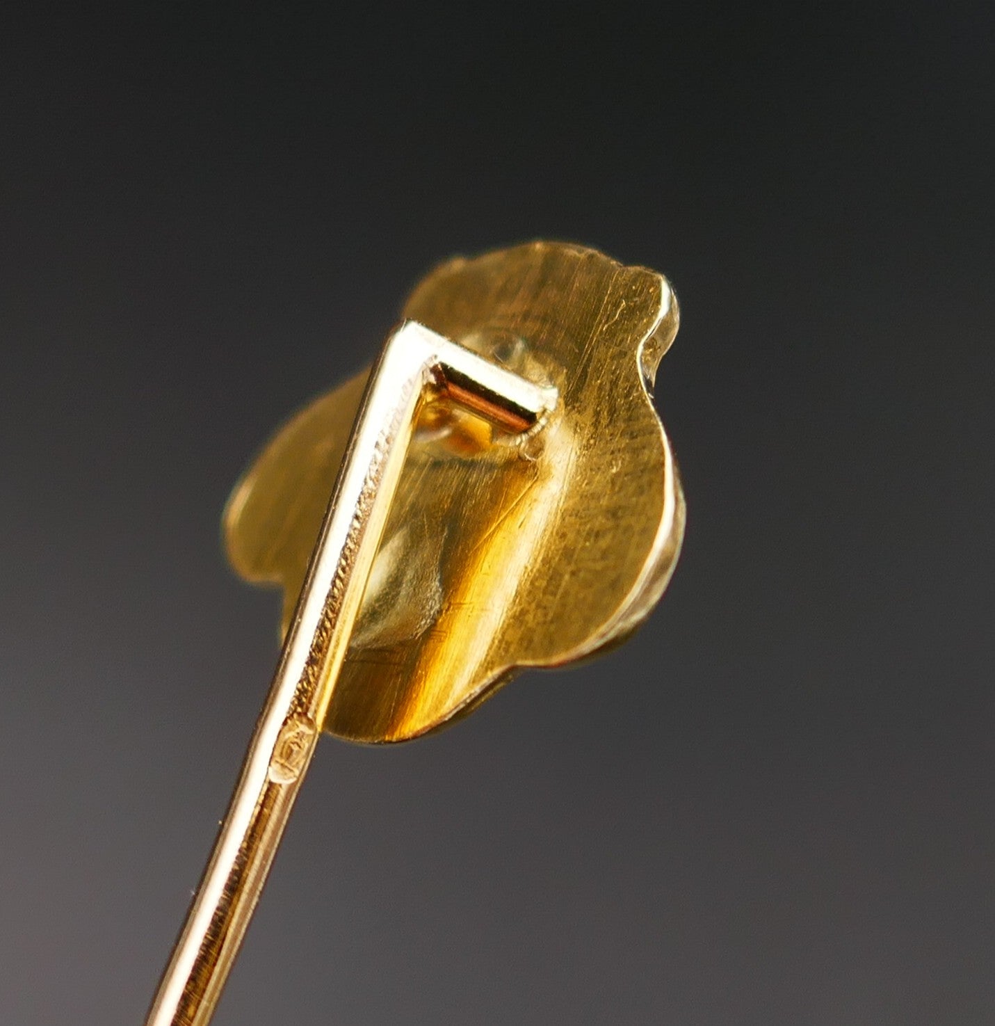 Epingle à cravate, or 18 carats, Art Nouveau.