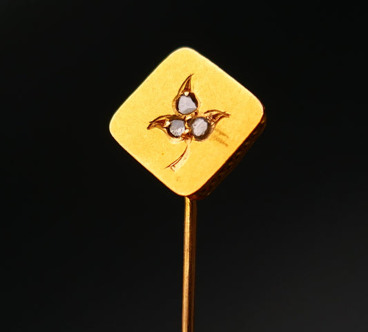 Epingle à cravate, diamants taille rose.