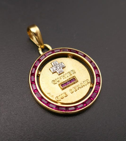 Rare Médaille d'amour AUGIS, diamants et rubis calibrés.