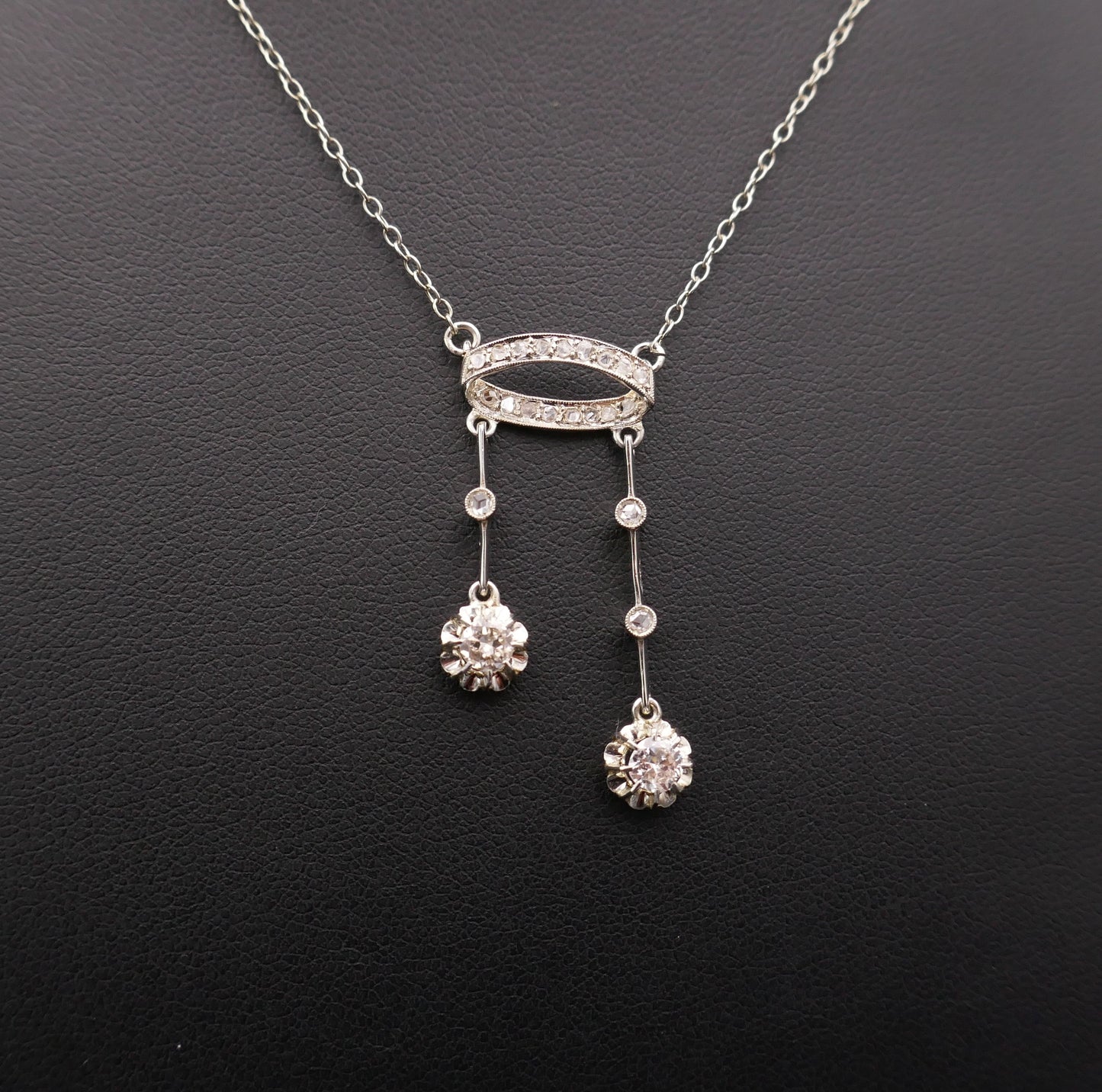 Collier Négligé Diamants, Or et Platine.