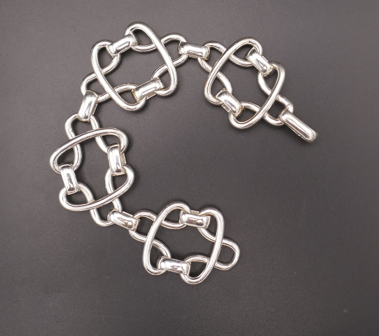 Important Bracelet Vintage En Argent, Fermoir invisible.