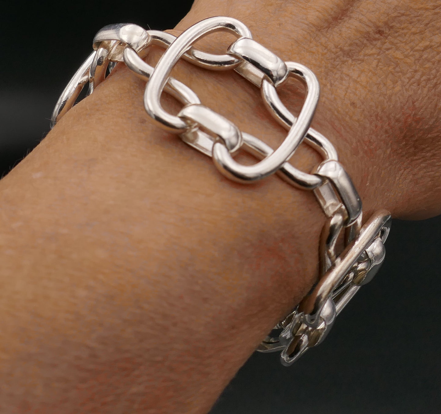 Important Bracelet Vintage En Argent, Fermoir invisible.
