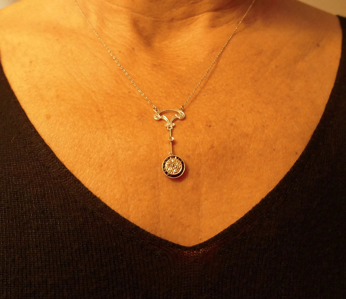 Collier Belle époque, diamants et saphirs calibrés.