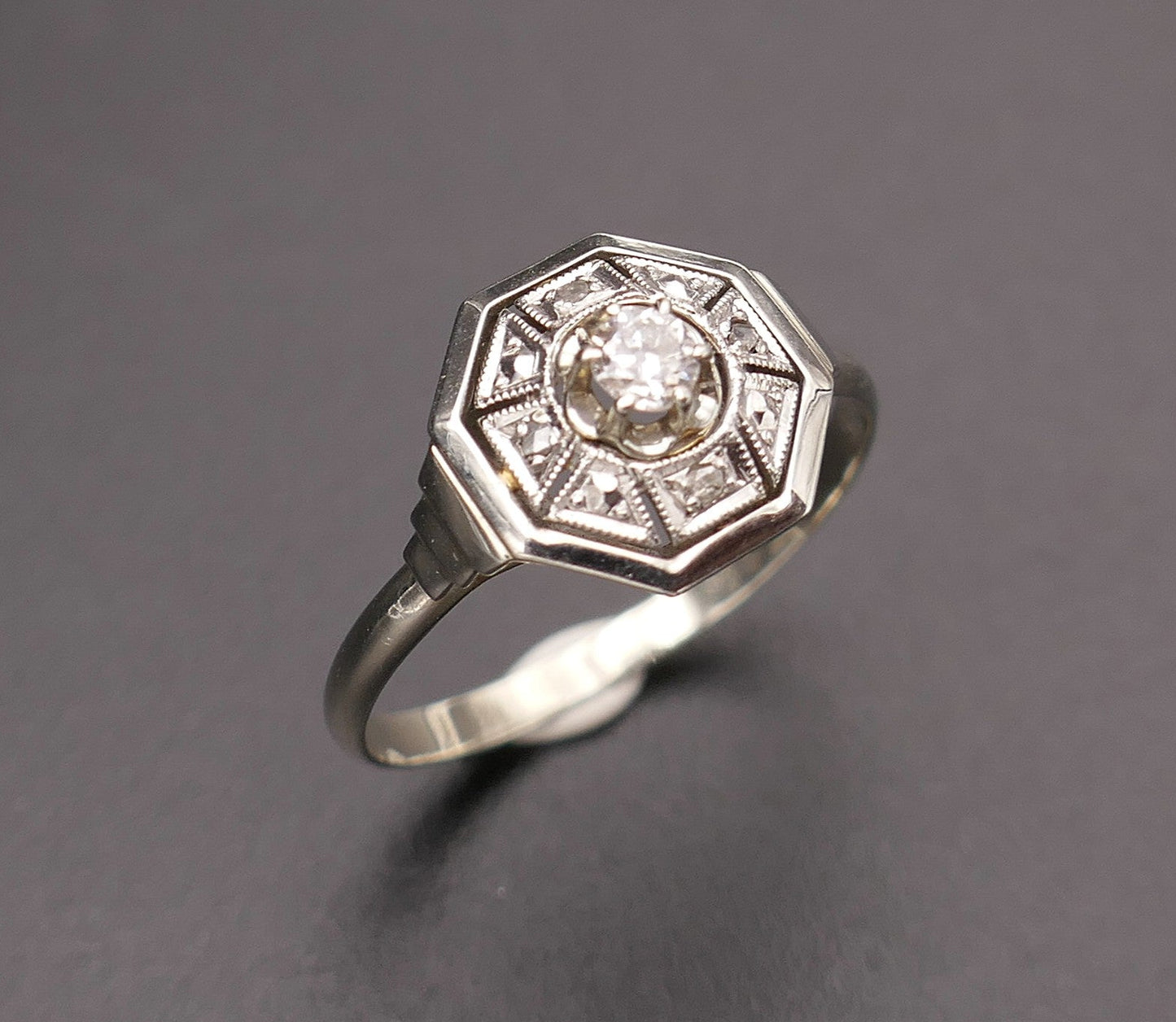 Bague diamants en or et platine, période Art déco.