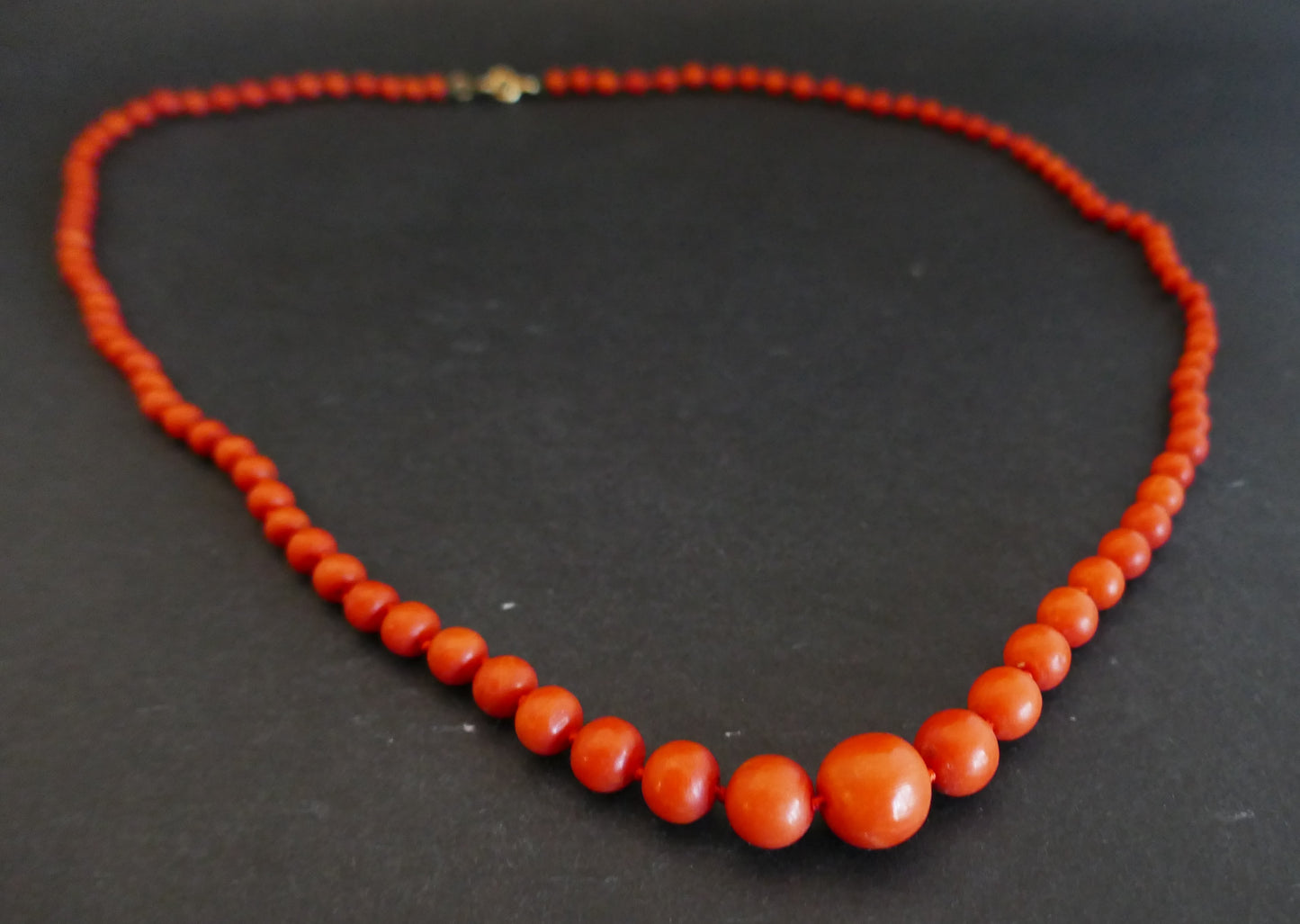 Collier En Chute Corail Ancien